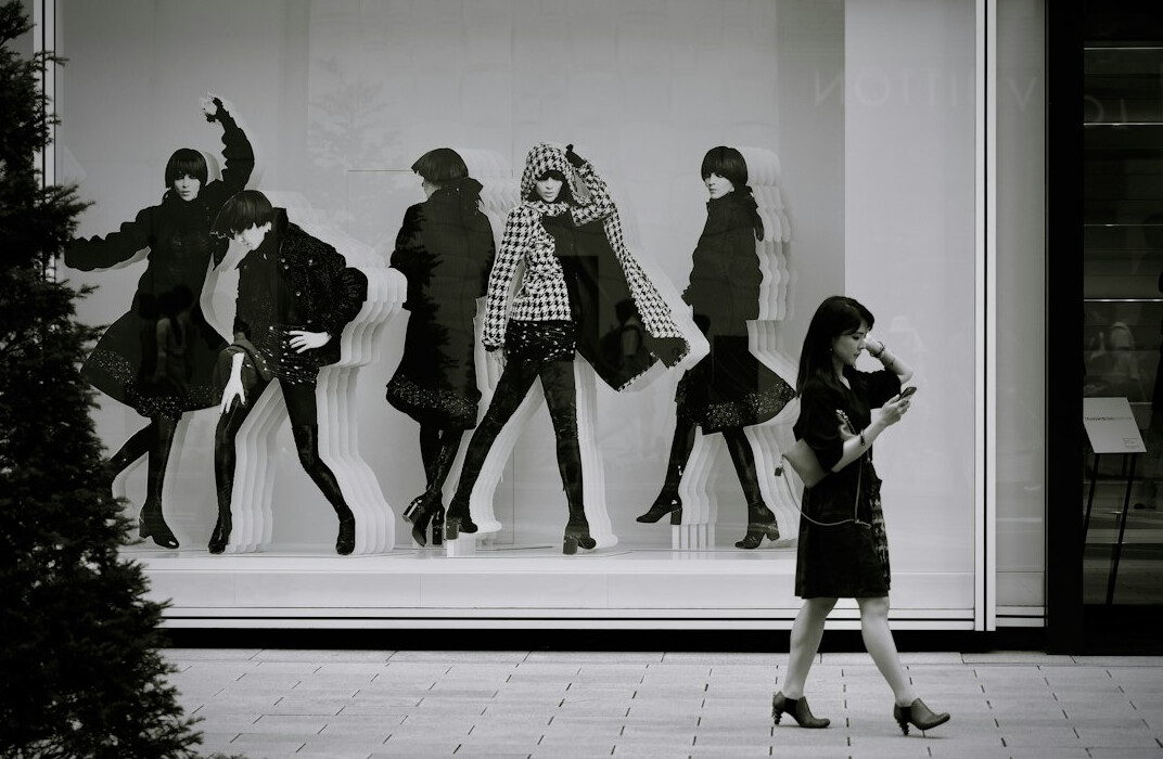 1980s fashion advertisement